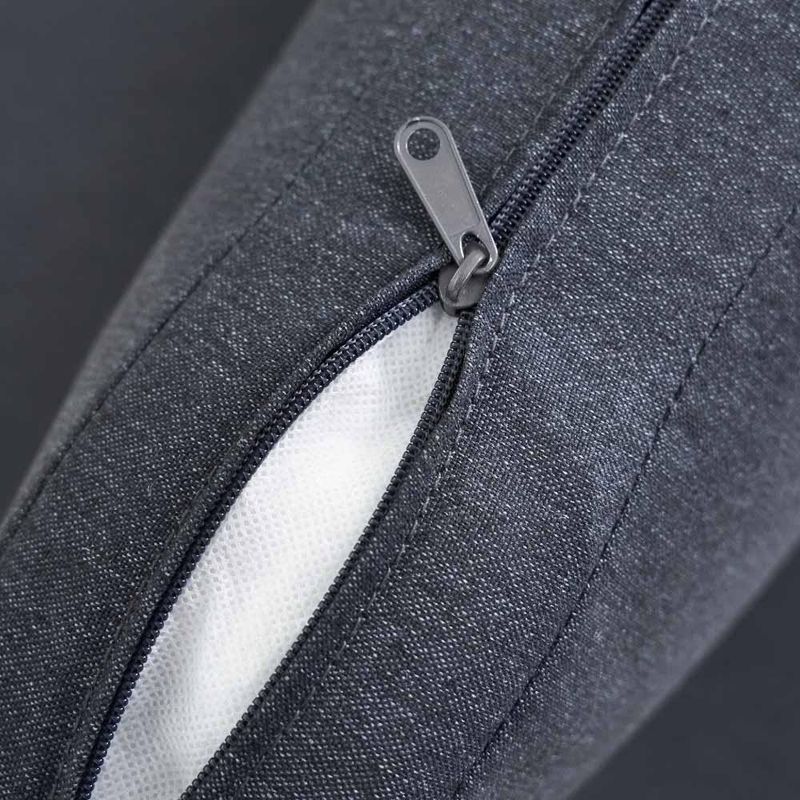 Sofá en L Gris Oscuro con Mesa Central