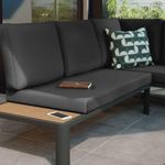 Sofá en L Gris Oscuro con Mesa Central