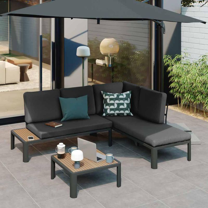 Sofá en L Gris Oscuro con Mesa Central