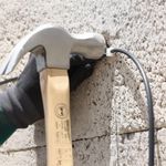 Grapa Blanca con Clavo de 8 mm 20 Unidades para Cable Redondo