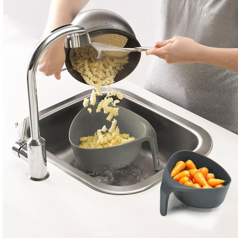 Set de Coladores Apilables con Mango Vertical Color Gris