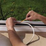 Sello Aislante Autoadhesivo Tubular Perfil D Café 6 M x 9 mm