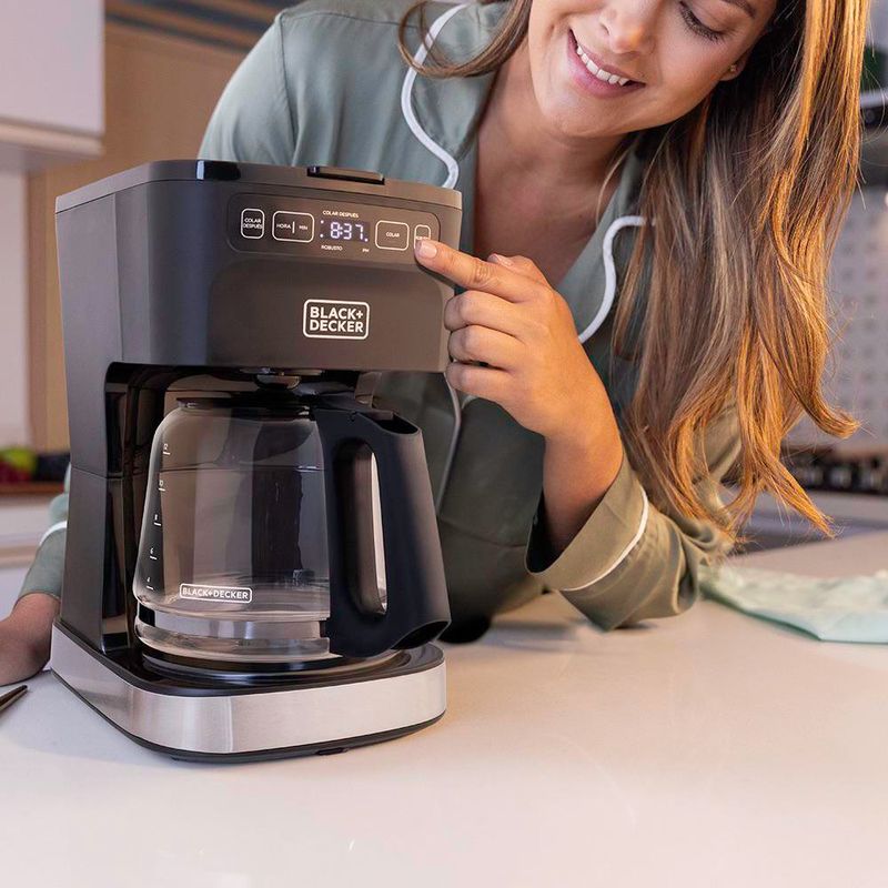 Cafetera Programable Black+Decker de 12 Tazas con Jarra de Vidrio
