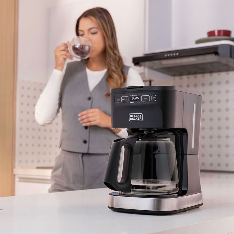 Cafetera Programable Black+Decker de 12 Tazas con Jarra de Vidrio
