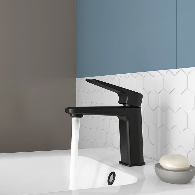 Grifo Monomando Bajo Remix para Lavamanos Color Negro Mate