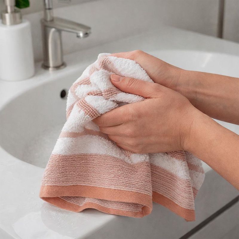 Set de 6 Toallas Facial Manos y Baño en Colores Surtidos