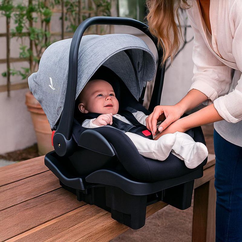 Travel System Gris Negro con Portabebé