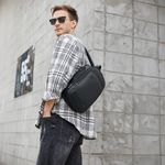 Bolso Cruzado Casual XL Hunter Resistente al Agua Color Negro