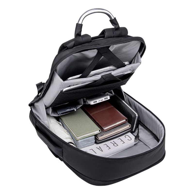 Mochila Adventure Hunter Expandible Color Negro