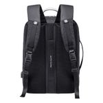 Mochila Adventure Hunter Expandible Color Negro