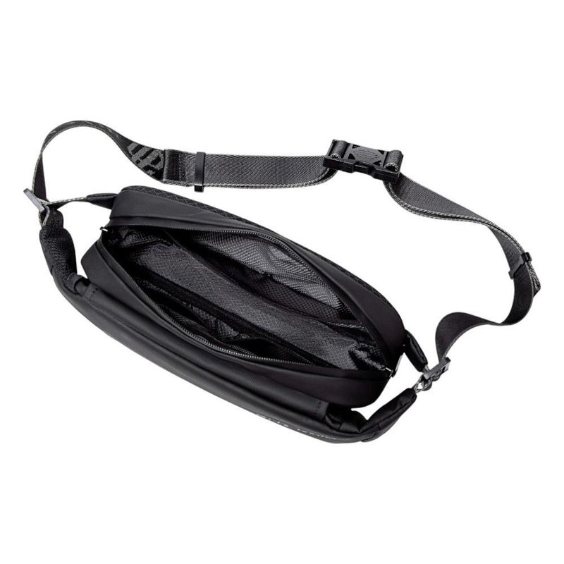 Cangurera Light Hunter Resistente al Agua Color Negro