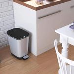 Bote de Basura Plástico con Pedal 45 L Color Negro