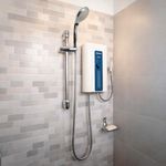 Regadera Eléctrica Stiebel Eltron IS 5-1 E de 110 V 5.6 kW