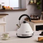 Hervidor Eléctrico Piramidal Morphy Richards de 1.5 L Color Blanco