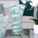 Florero de Vidrio Verde y Blanco 20 x 20 x 35 cm