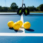 Set de 4 Pelotas para Pickleball Color Amarillo