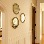 Set de 3 Espejos Redondos con Marco Dorado en Relieve