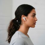 Audífonos TWS Tune Buds - Fi Blanco con Estuche de Carga