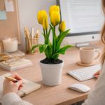 Tulipanes Amarillos Artificiales en Maceta Blanca