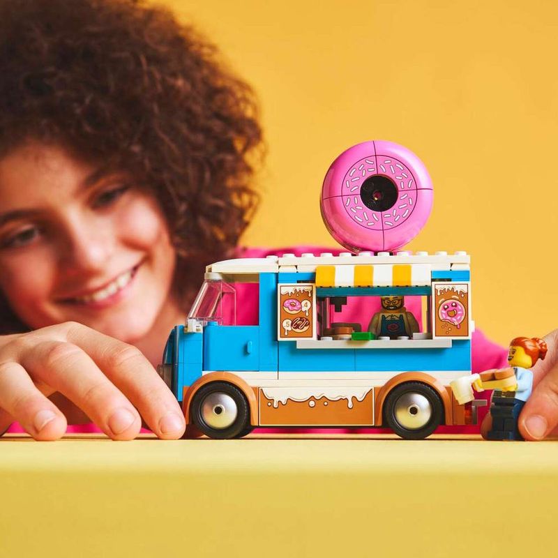 LEGO City Camión de Donas de 196 Piezas