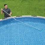 Cepillo Curvo para Piscina con Mango Adaptable 20 Plg