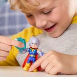 Figura con Accesorio Marvel de 3 Plg Diseños Surtidos