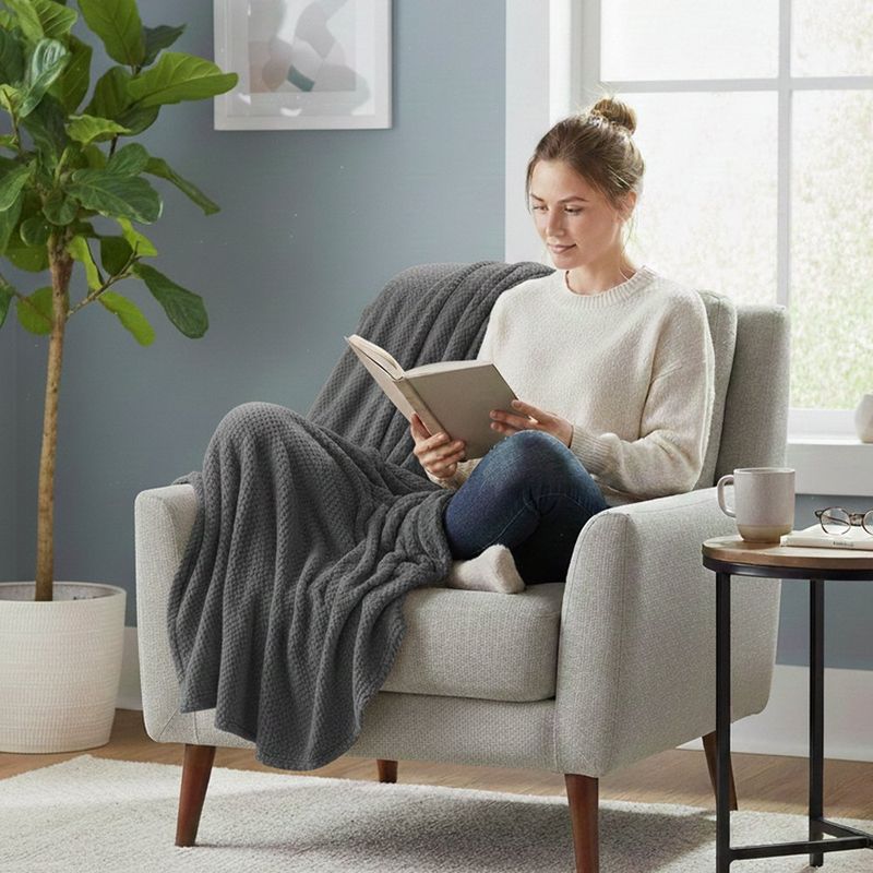 Throw Decorativo de 127 x 152 cm con Textura Suave Gris Obscuro