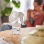 Extractor de Leche Manual con Vasos para Almacenamiento