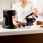 Cafetera Oster de 5 Tazas con Filtro Reutilizable Color Negro