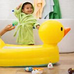 Bañera Inflable Munchkin con Forma de Pato Color Amarillo