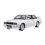 Auto A Escala 1:24 Estándar Diseños Surtidos