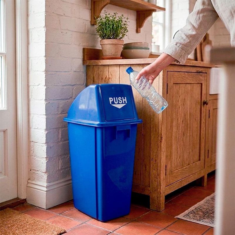 Basurero Plástico Azul con Tapadera Abatible 60 Litros