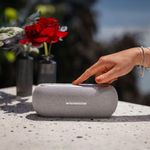 Bocina Portátil Bluetooth Harman Kardon Luna Color Gris