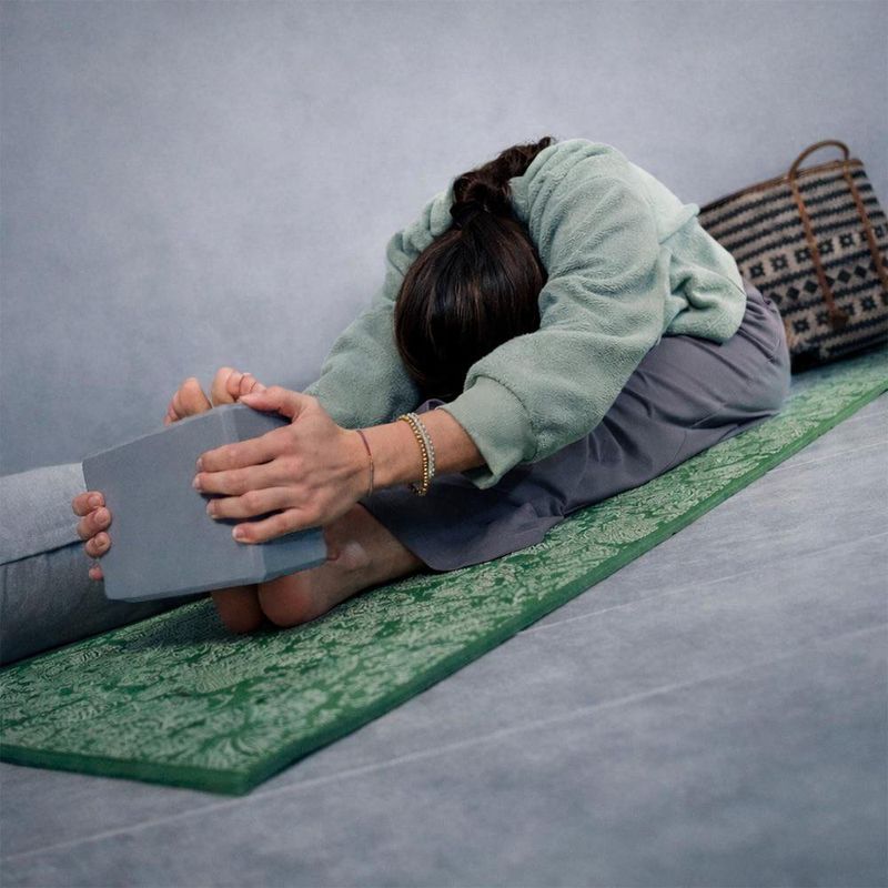 Bloque de Yoga de Espuma Alta Densidad Antideslizante de 23 x 8 x 15 cm Color Gris