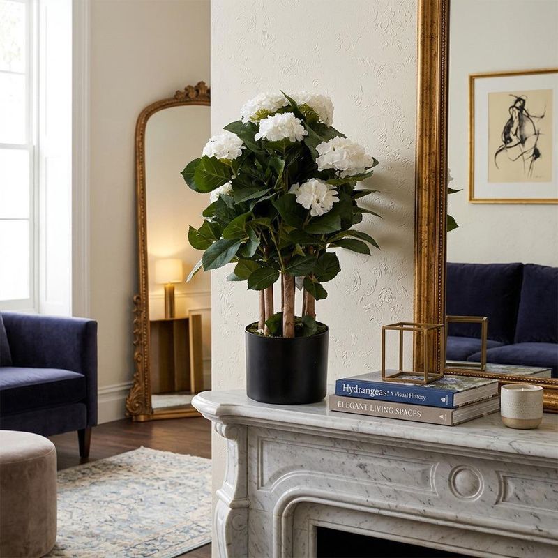 Planta Artificial con Maceta y Flores Blancas