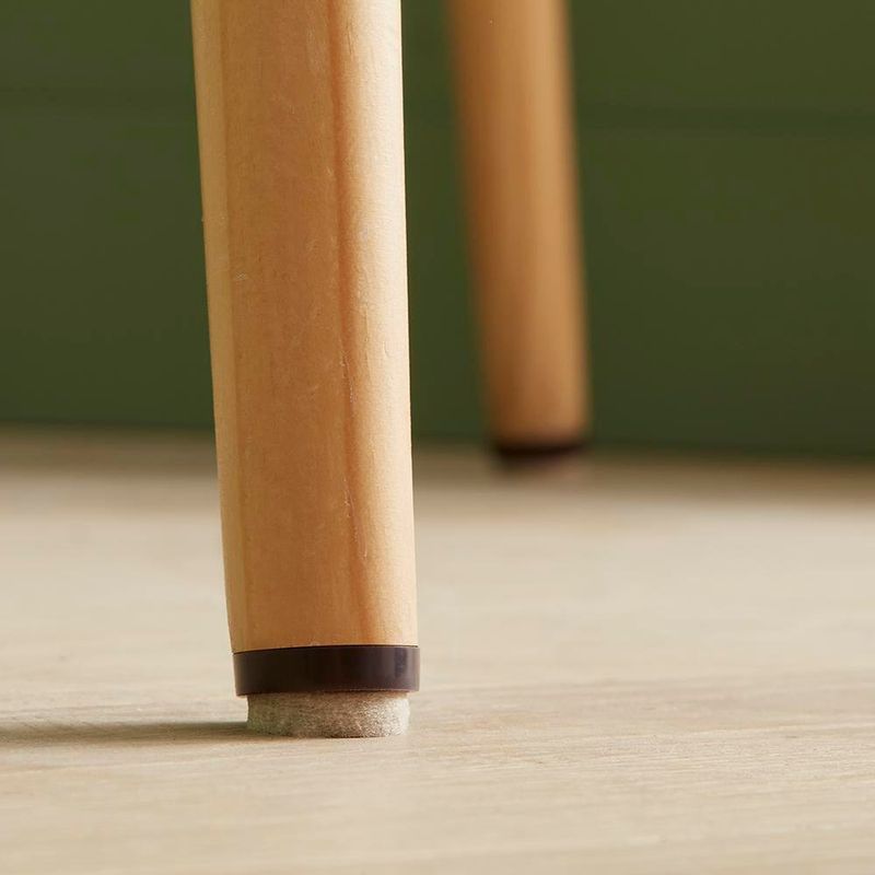 Patines de Fieltro con Tornillo para Muebles 28 mm Color Beige 4 Pzas