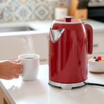 Tetera Retro Color Rojo de 1.7 Litros