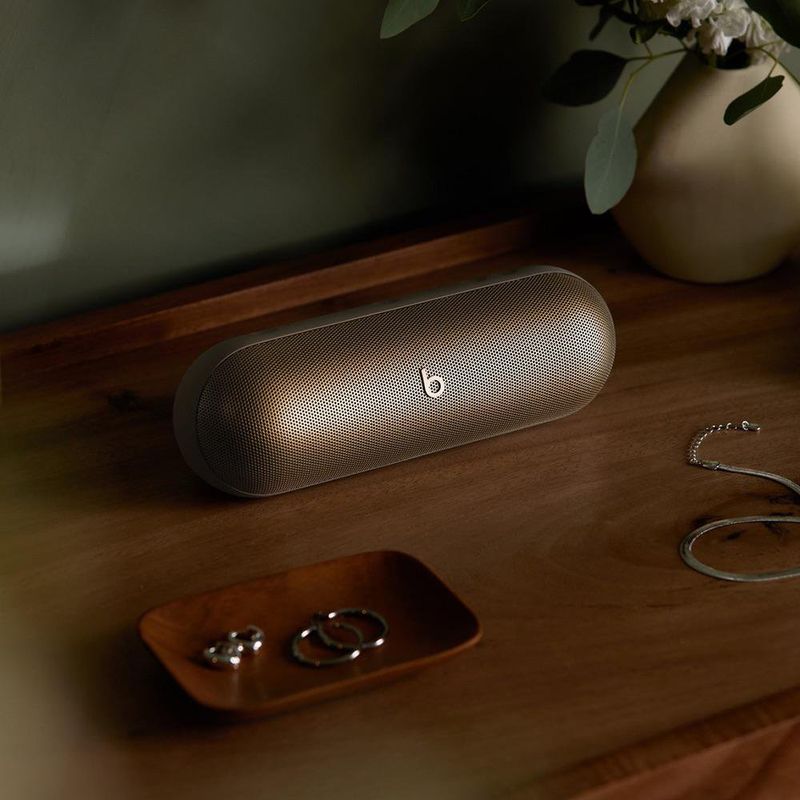 Bocina Inalámbrica Portátil Beats Pill con Bluetooth Color Champagne Gold
