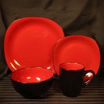 Vajilla Carmín y Negro 16 Pzas