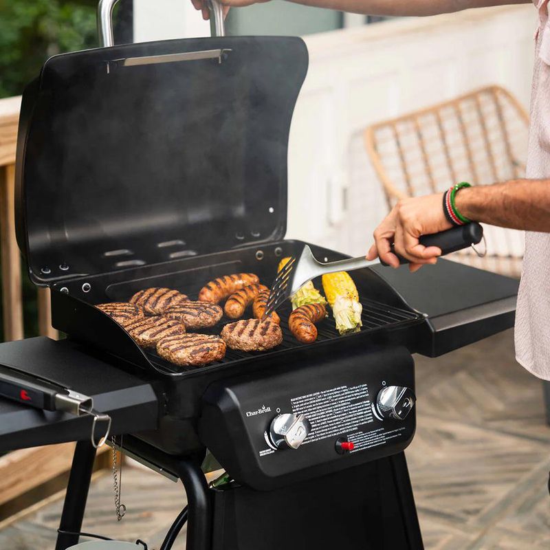 Churrasquera a Gas American Gourmet con 2 Quemadores y Mesas Laterales Color Negro