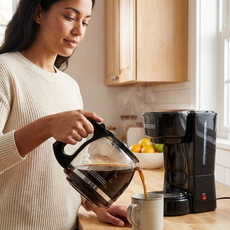 Cafetera Color Negra con Jarra de Vidrio de 12 Tazas