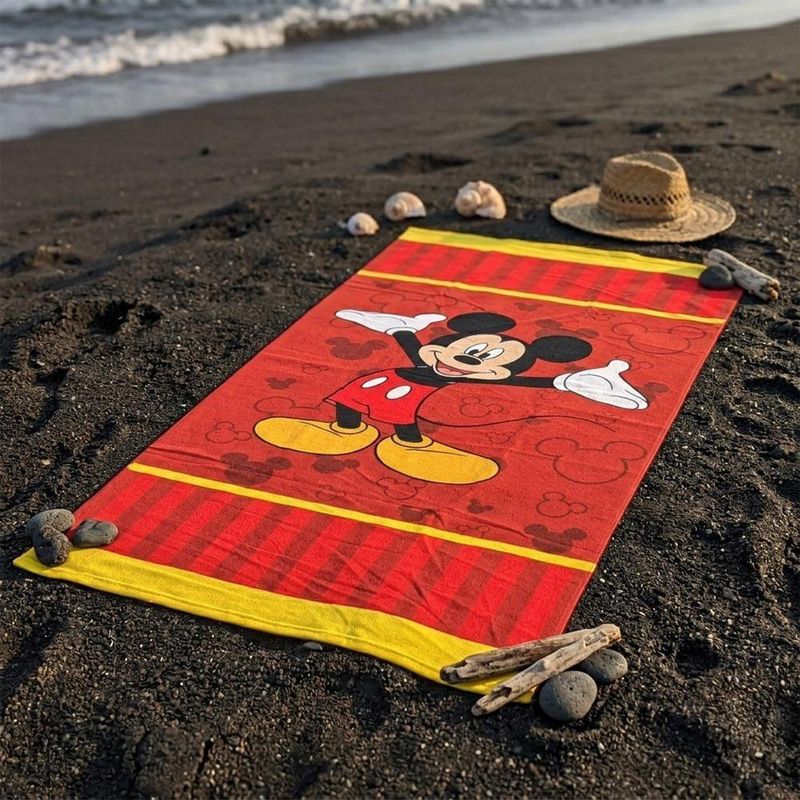 Toalla Infantil Diseño Disney Mickey Mouse de 70 x 140 Cm Color Rojo