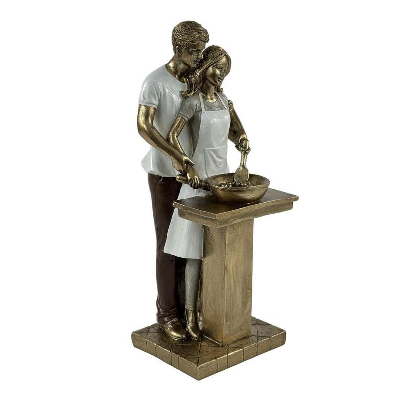 Figura Decorativa de Pareja Cocinando Color Dorado y Blanco 25 Cm