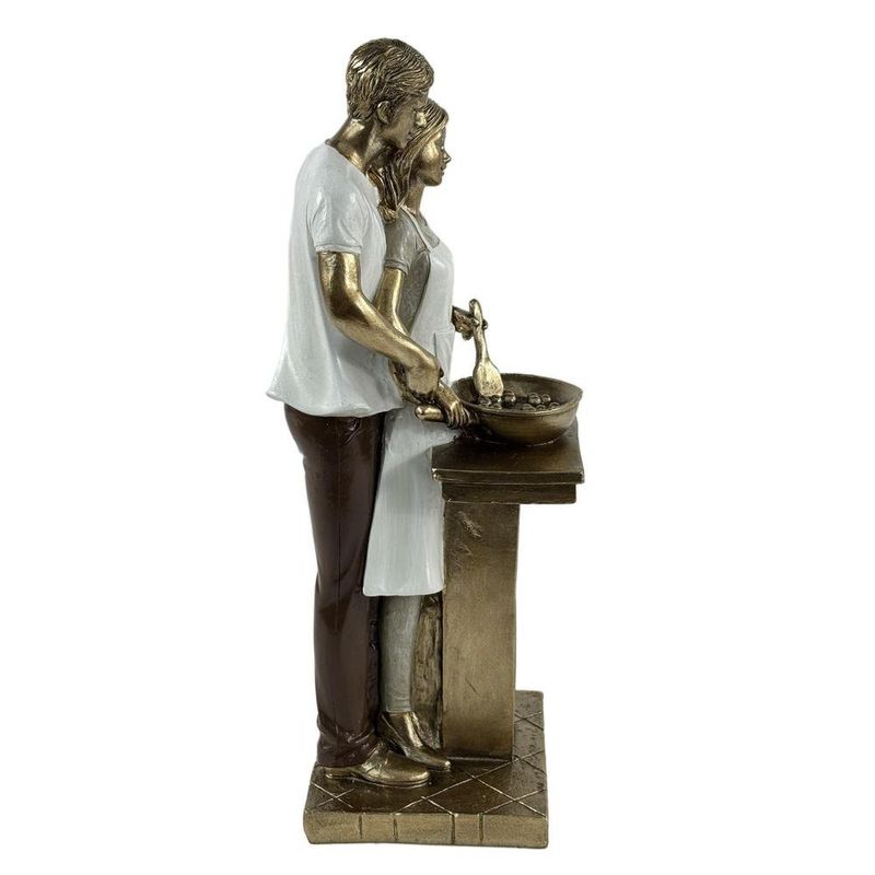 Figura Decorativa de Pareja Cocinando Color Dorado y Blanco 25 Cm