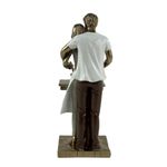 Figura Decorativa de Pareja Cocinando Color Dorado y Blanco 25 Cm