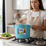 Olla Recta Alta Aqua Bay de 22 cm con Tapa de Vidrio Color Azul Celeste