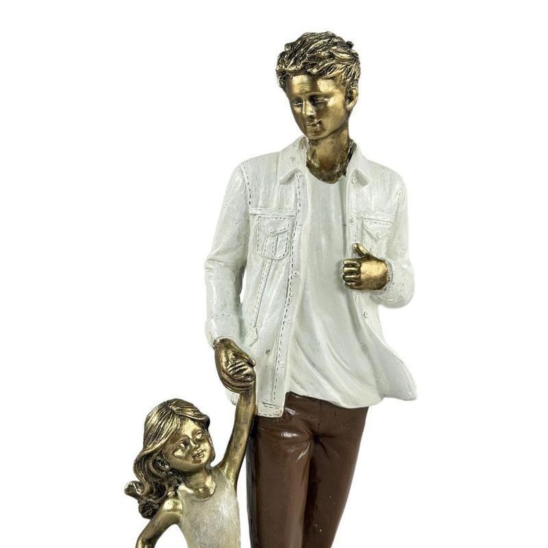 Figura Decorativa de Papá e Hija Color Café y Dorado 26 Cm