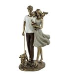 Figura Decorativa de Pareja con Bebé y Perro Color Dorado 25.5 Cm