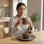 Vajilla Camelia Negra con Diseño Floral Elegante de 16 Piezas