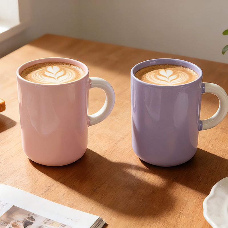 Taza Fiorella de 18.2 oz en Cerámica para Bebidas Calientes - Colores Surtidos